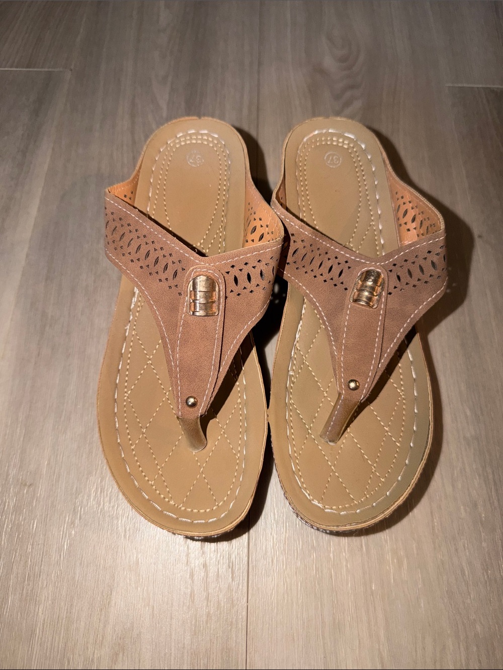 Men's Casual Tan Thong Sandals - Comfortable Everyday Flip Flops